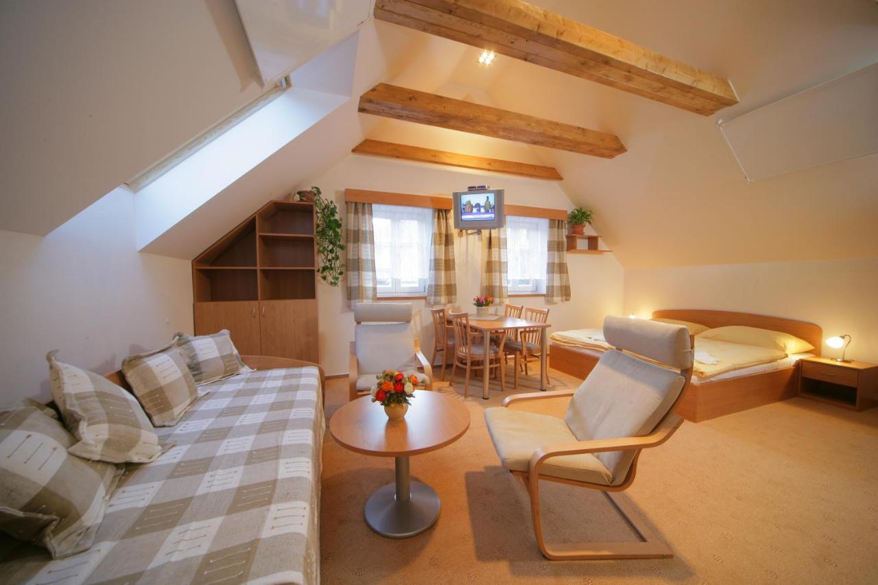 Apartmany Mlyn Рокитнице над Ийзероу Екстериор снимка